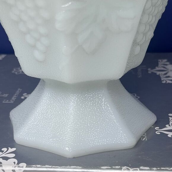 Anchor Hocking Milk Glass Pedestal Octagon Candy Dish - Picture 6 of 13